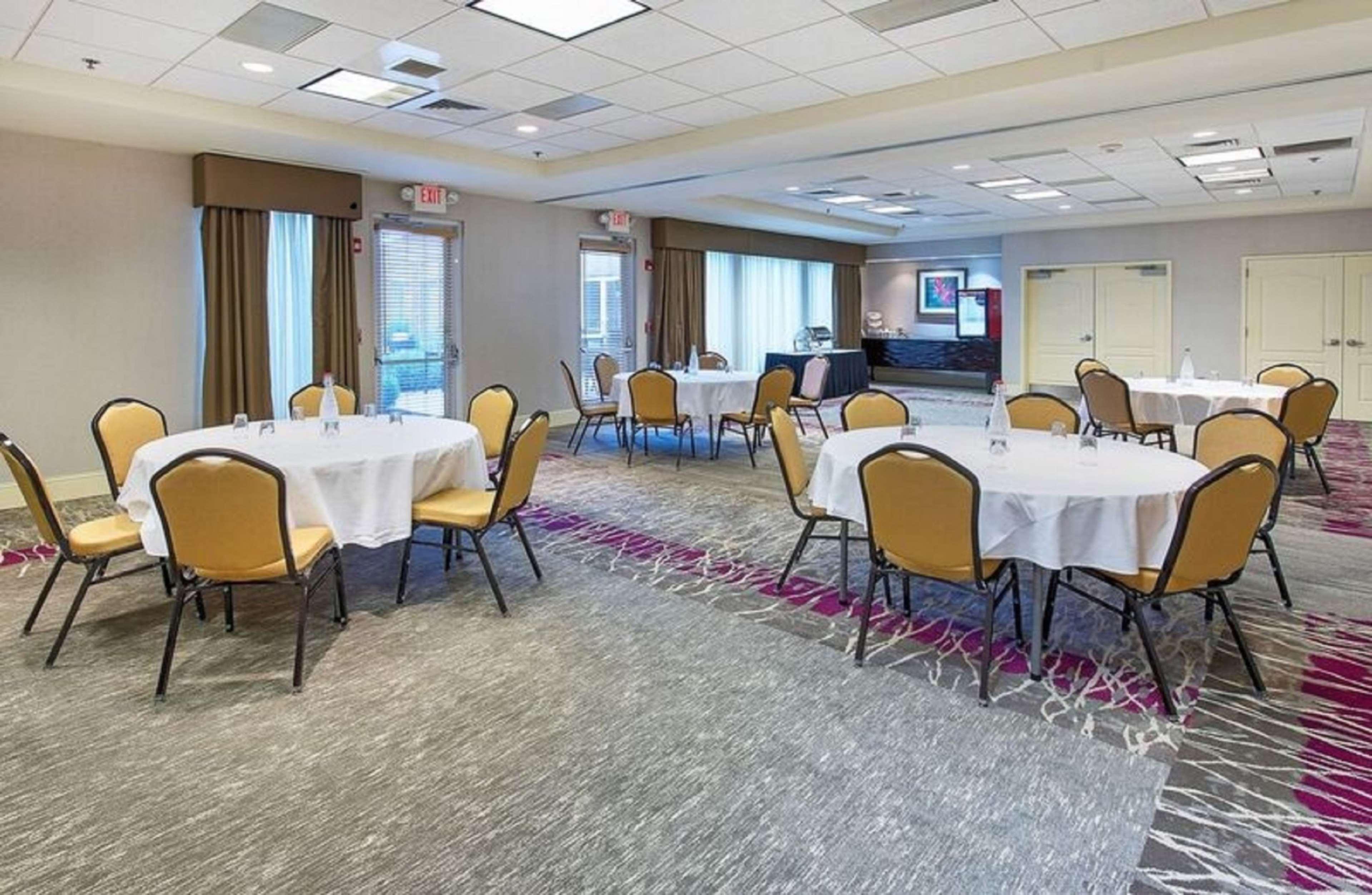 Hilton Garden Inn Knoxville West/Cedar Bluff Exteriör bild